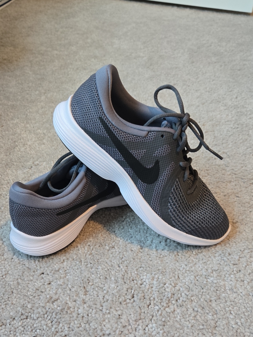 Nike Gray Mesh Athletic Sneakers with White Sole